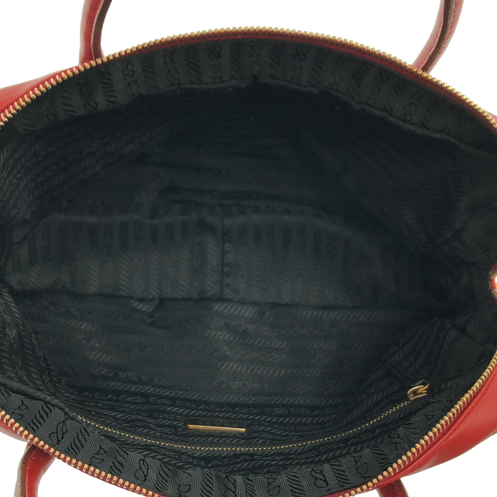 PRADA / 프라다 | 가죽 스터드 삼각 플레이트 로고 핸드백 |