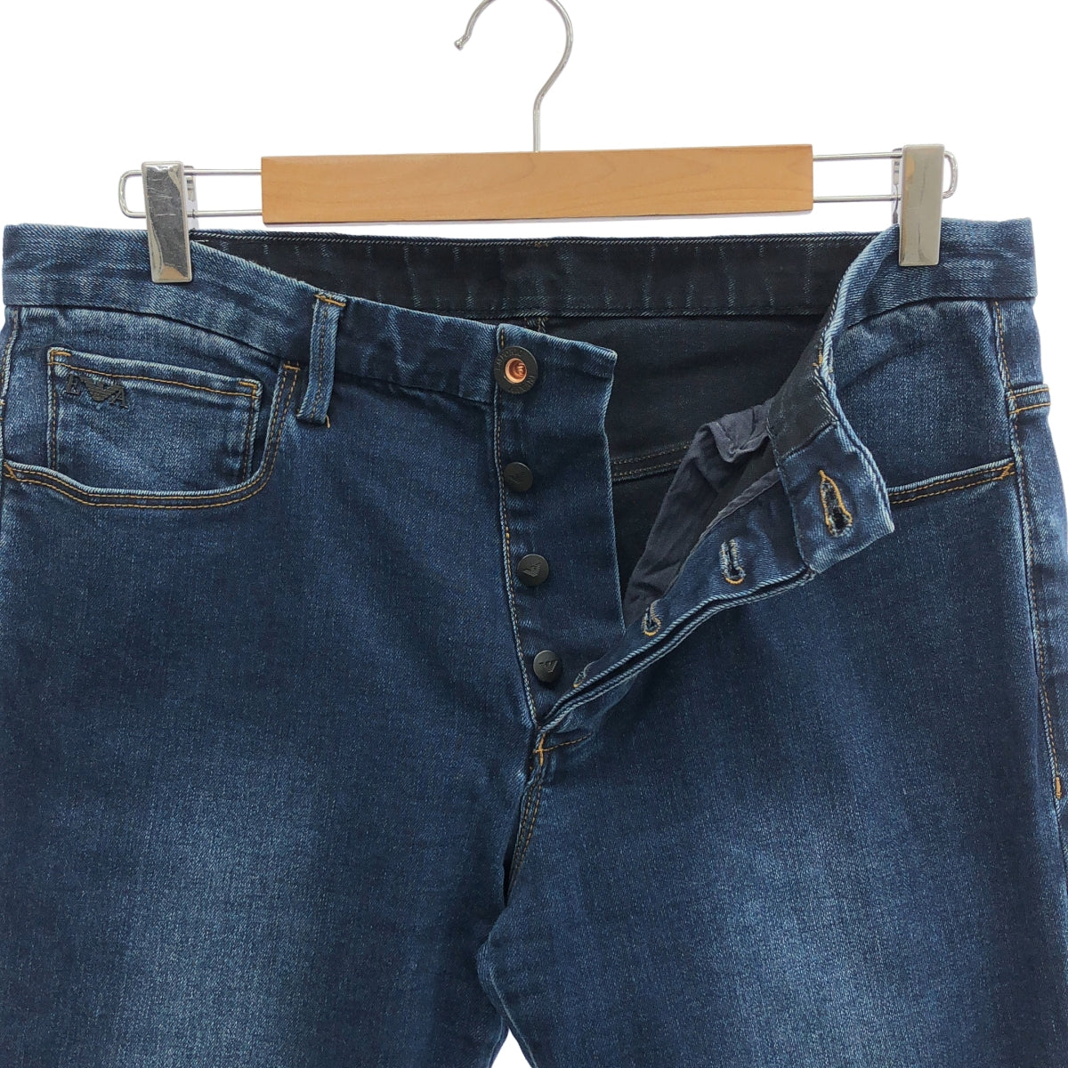 EMPORIO ARMANI | J11 緊身五口袋彈性牛仔褲，配皮革標誌貼片 | 32 碼 | 靛藍 | 男款