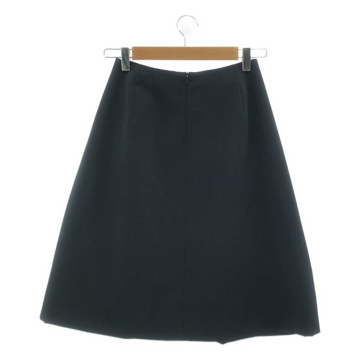 [狀況極佳] FOXEY NEW YORK | 聚酯彈性西裝套裝，含訂製外套與垂墜裙 | 尺寸 38 | 黑色 | 女款