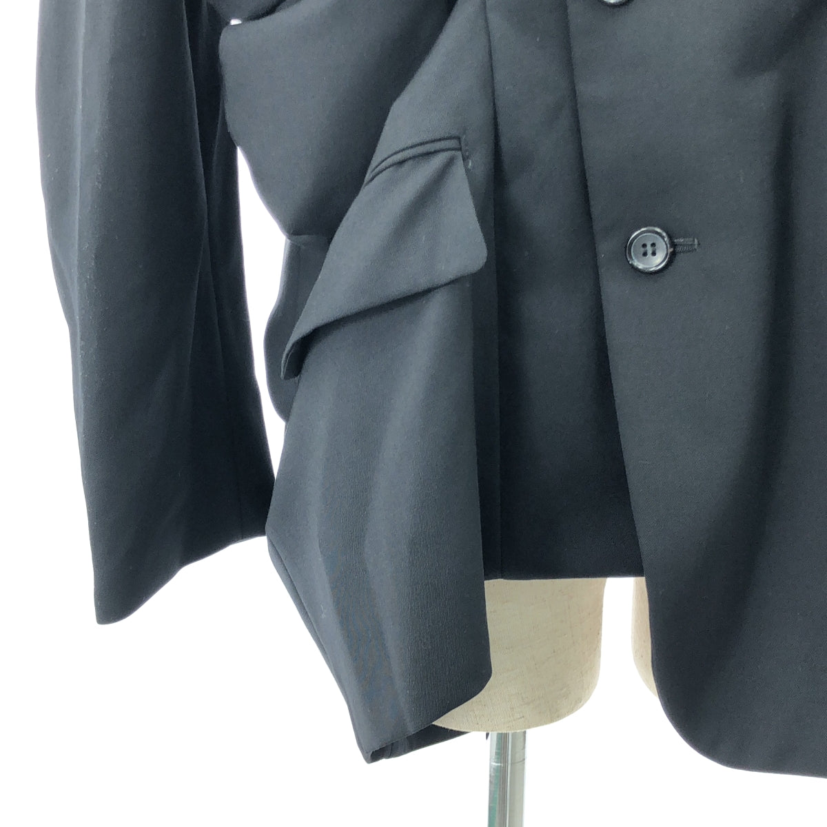 [狀況極佳] COMME des GARÇONS | 2023 春夏系列 | 褶飾紐扣羊毛外套 | XS 碼 | 黑色 | 女款