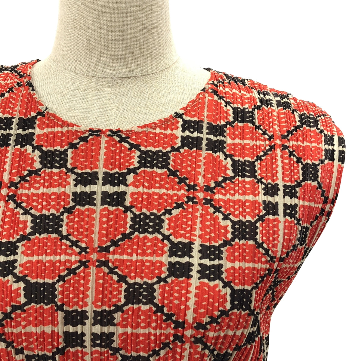 PLEATS PLEASE ISSEY MIYAKE / 플리츠 프리즈 이세이 미야케 | 총무늬 민소매 풀오버 | 3 | 레드 |