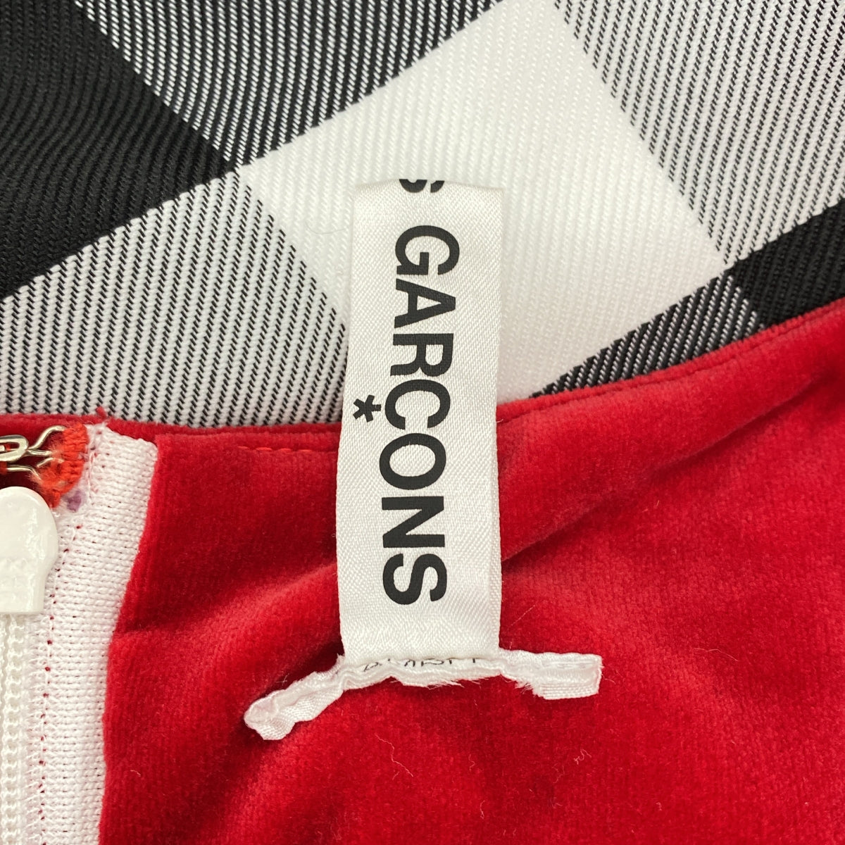 COMME des GARÇONS | 格紋天鵝絨 V 領洋裝 |