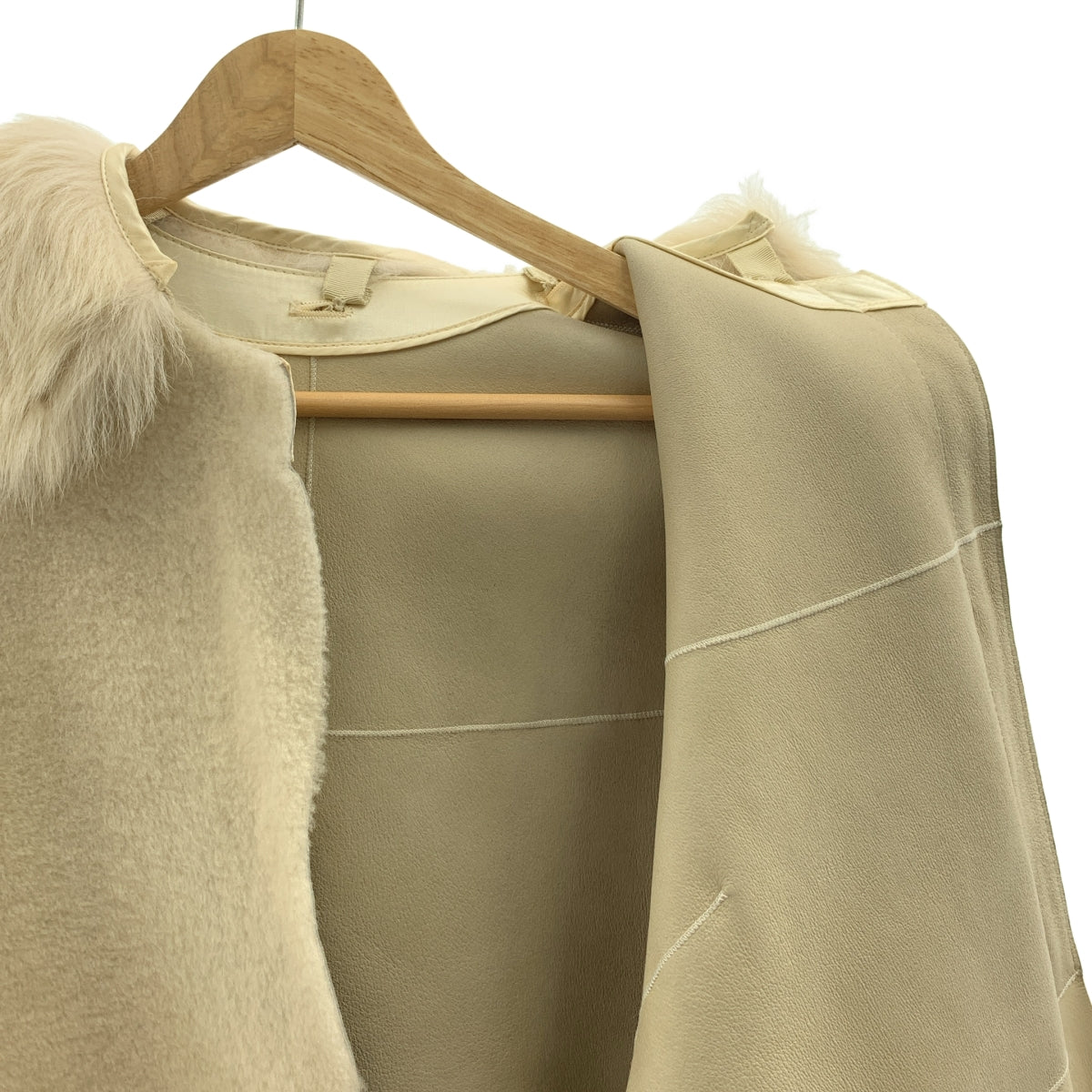 抽屜 | 羊毛短大衣，附毛領 | 尺寸 36 |