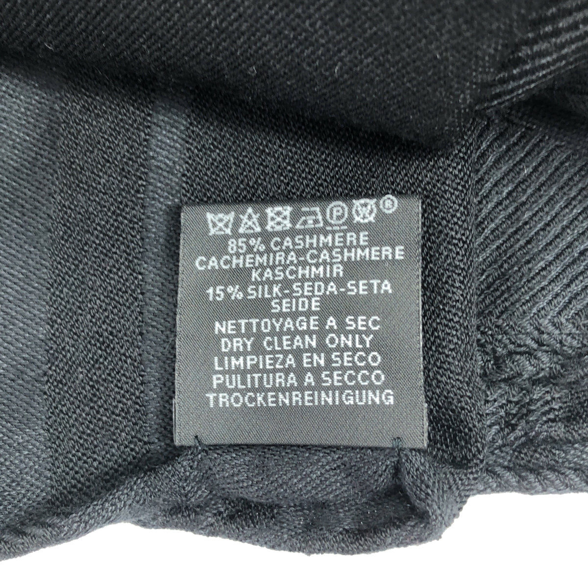 [狀況極佳] HERMES | 全新 Libris 羊絨與絲綢披肩/披肩 | 黑色