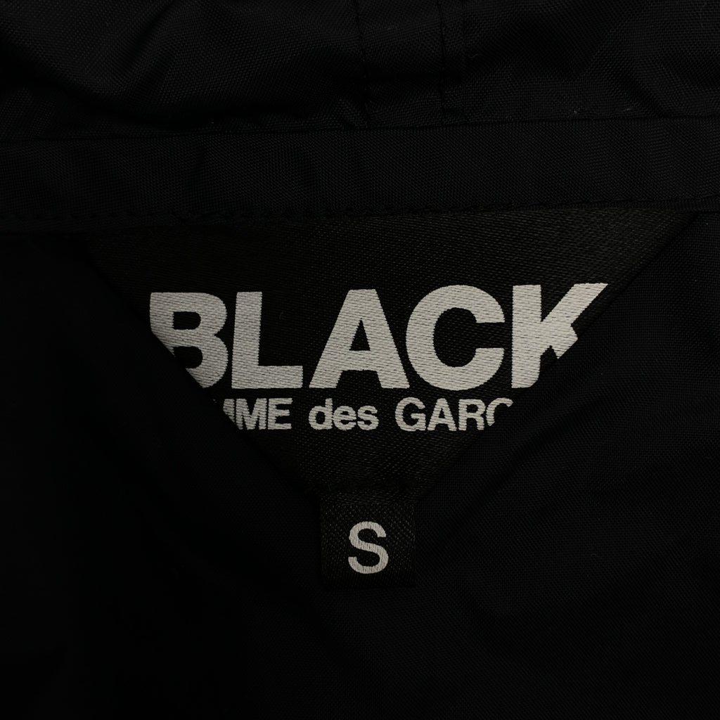 BLACK COMME des GARCONS / 블랙콤 데 갤슨 | 2019AW | 스트립 컷오프 나일론 로고 재킷 | S |
