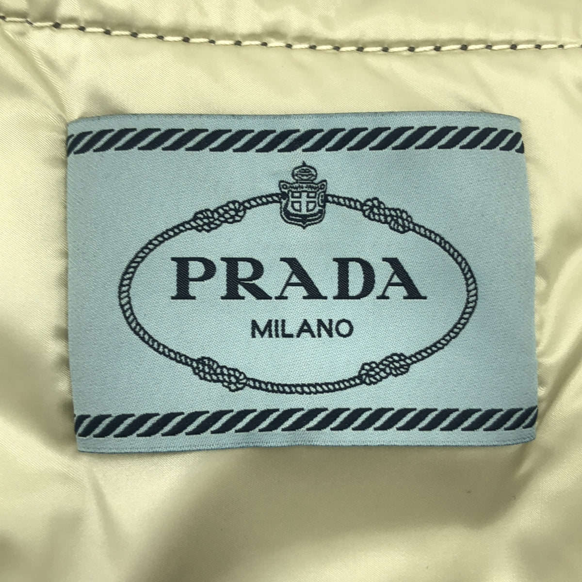 PRADA | 三角標誌無領內搭羽絨外套 | 尺寸 42 | 女款