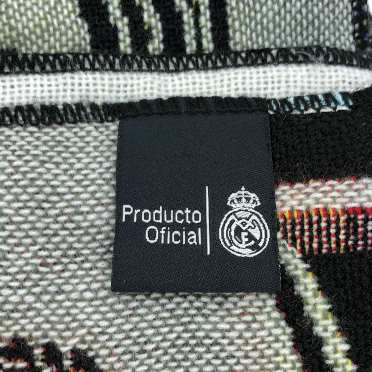 REAL MADRID / レアルマドリード | オフィシャル フリンジ ロゴ サッカーマフラー | マルチカラー | メンズ