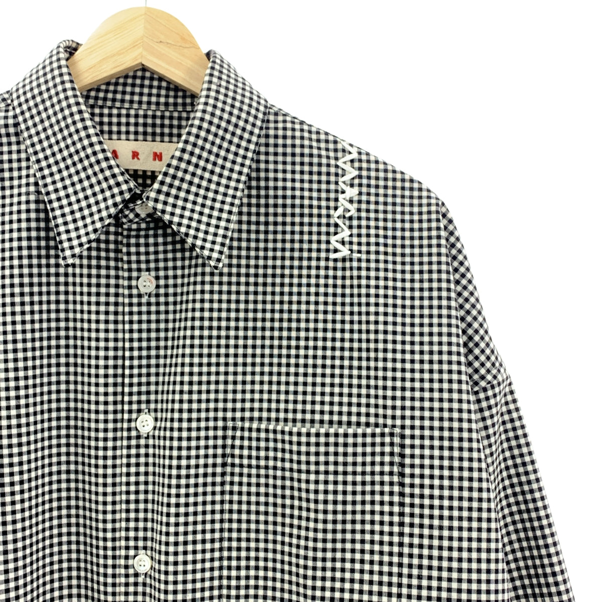 【関税込み】Marni ブラック＆ホワイト ギンガム ジャケット Marniのブラック＆ホワイト ギンガム シアサッカー フード