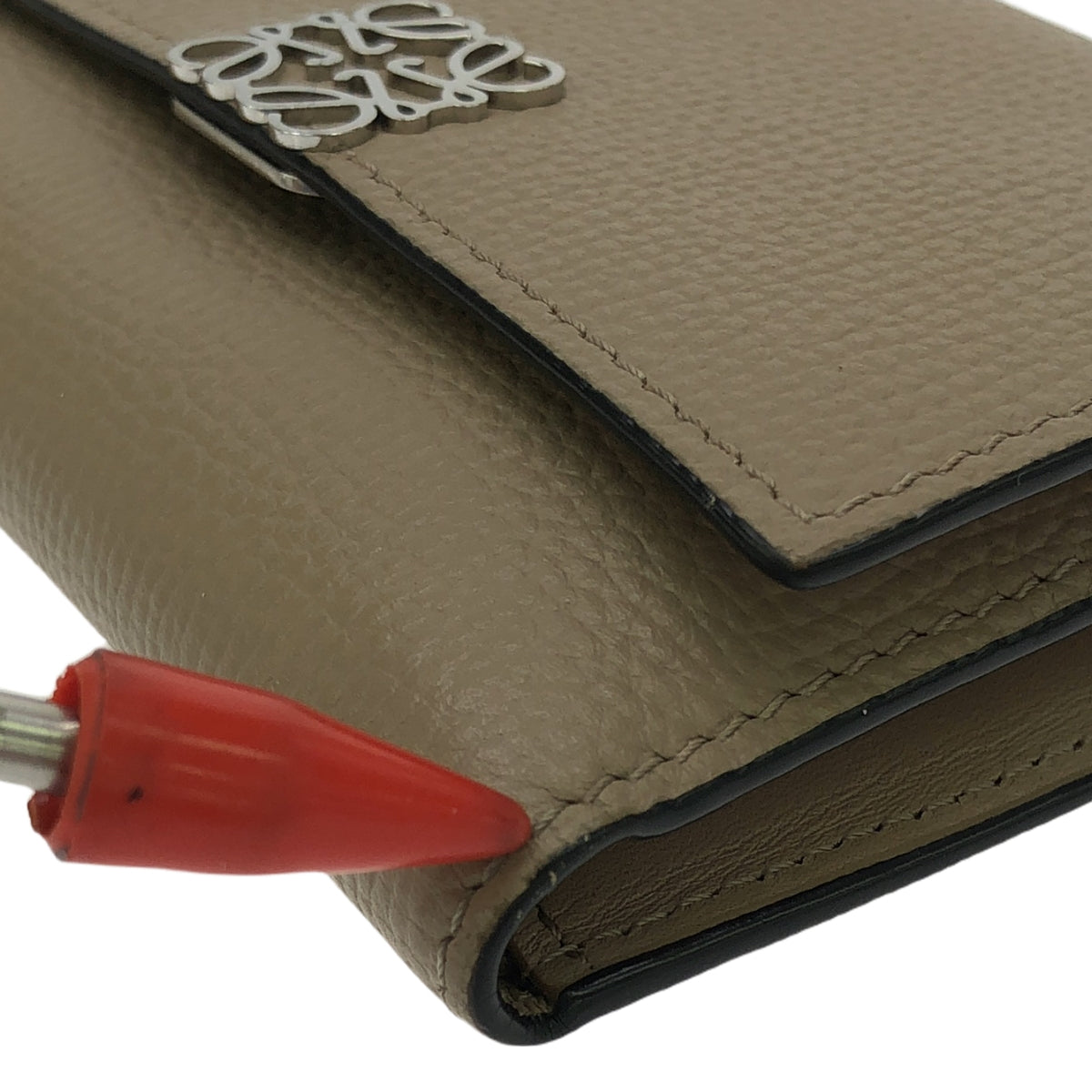 LOEWE / 로에베 | 스몰 버티컬 가죽 애너그램 컴팩트 지갑 지갑 | 그레이지 | 여성