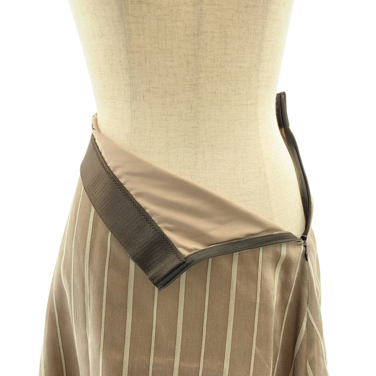 ADORE / 아도어 | 벨티드 시어 스트라이프 스커트 | 36 | 여성