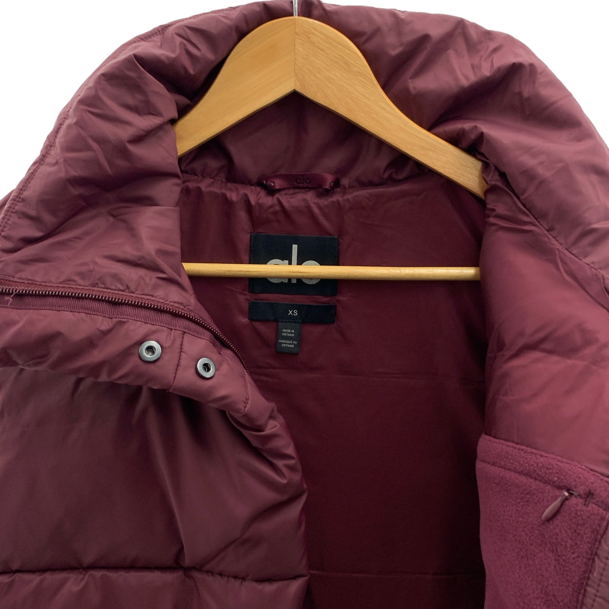 alo / アロー | Cropped Gold Rush Puffer Vest クロップド パファーベスト | XS | レディース