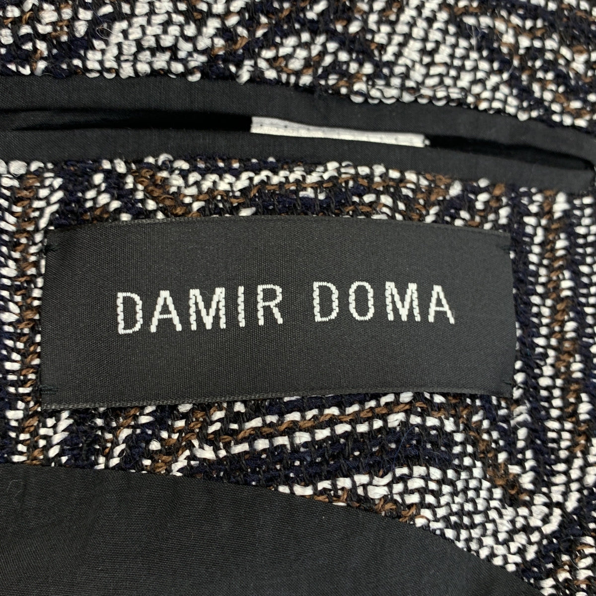 DAMIR DOMA | 2012秋冬 | 提花皮革滾邊側拉鍊無領外套 |