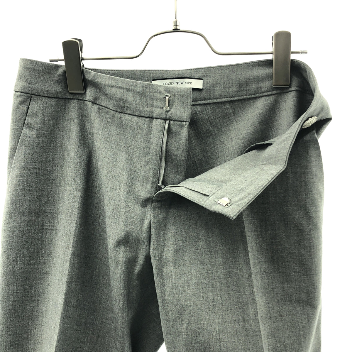 FOXEY NEW YORK / フォクシーニューヨーク | プレートロゴ スラックス パンツ | 40 | レディース