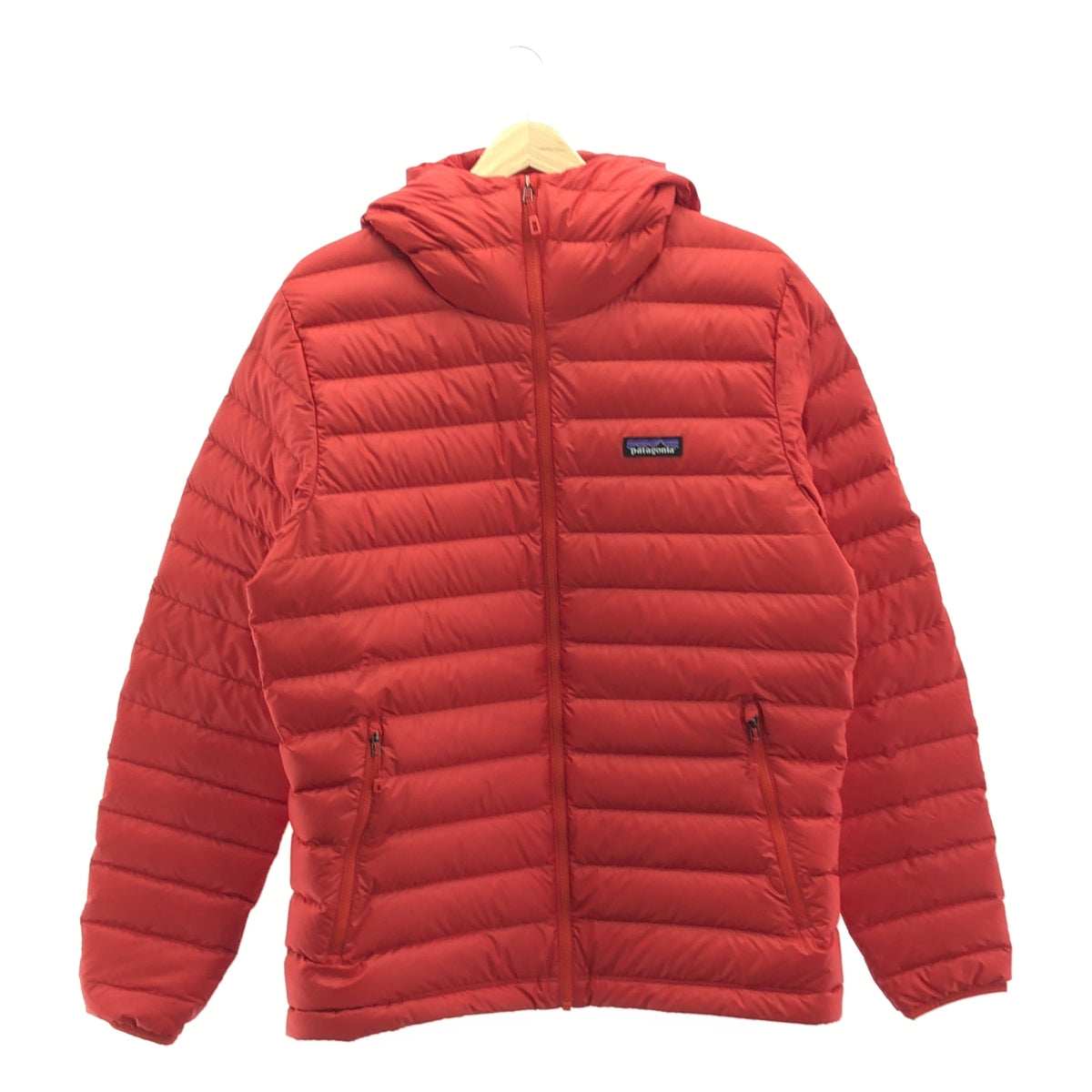 [狀況良好] 巴塔哥尼亞 | 2019AW | 男款羽絨連帽衫 | M | 紅色 | 男款