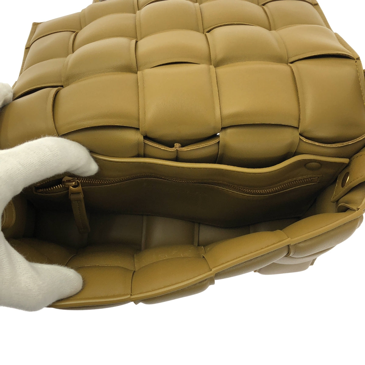 葆蝶家 (Bottega Veneta) Maxi Intrecciato 加墊盒式皮革單肩包 | SHOPBOP