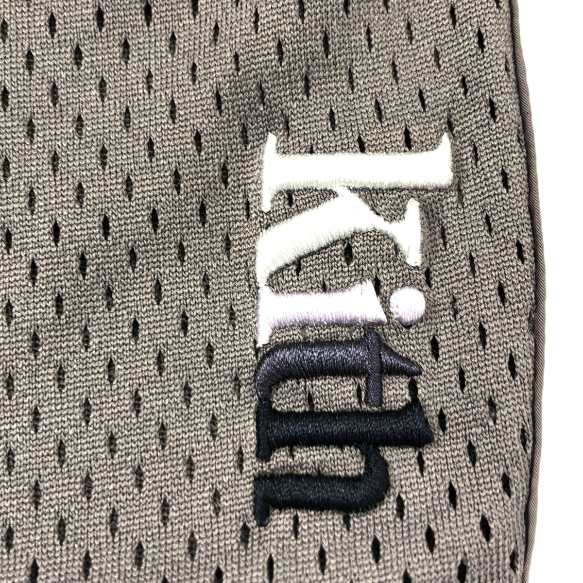 KITH | 標誌刺繡網眼短褲 | S 碼 | 灰色 | 男款
