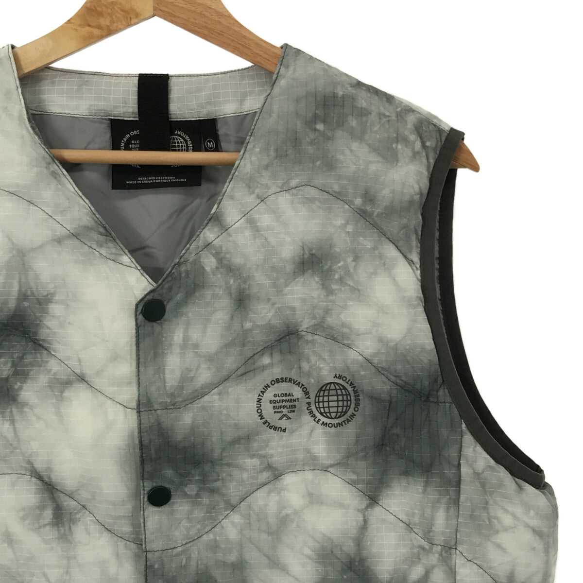 【美品】 PURPLE MOUNTAIN OBSERVATORY / パープル・マウンテン・オブザーバトリー | WAVE QUILTED VEST  ICE DYE / アイス ダイ キルティング ベスト | M | ホワイト | メンズ