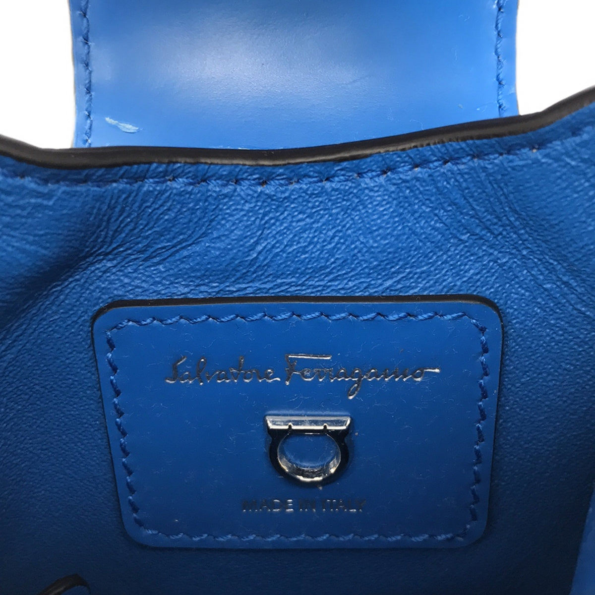 美品】 Salvatore Ferragamo / サルヴァトーレフェラガモ | 211167 / トリフォリオ レザー ミニ ハンドバッ – KLD