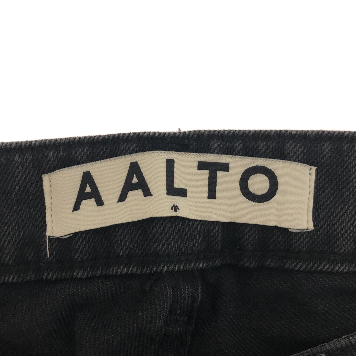 AALTO / アールト | センタープレス カットオフ タック ワイド デニム