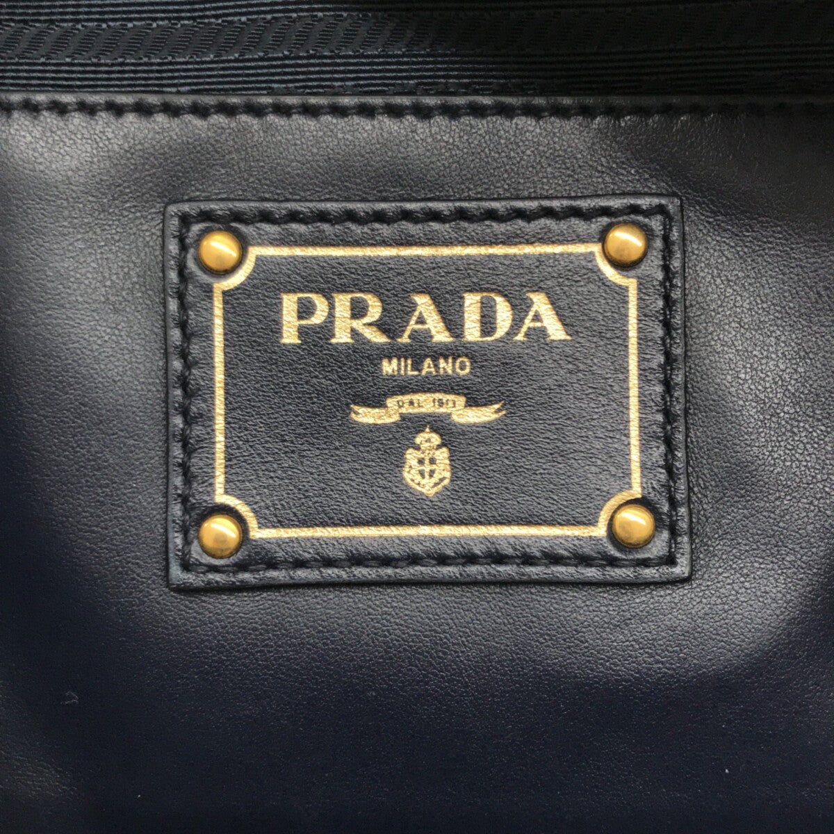 PRADA レザーショルダーバッグ 黒 ギャランティカード付き-