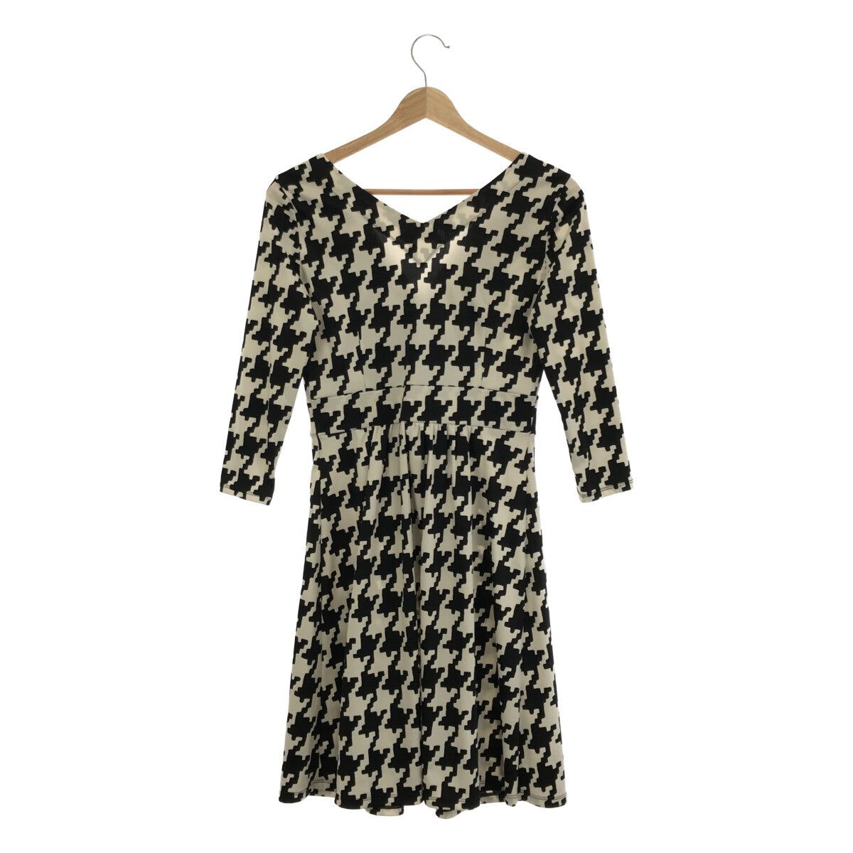 EPOCA THE SHOP / 에포카 더 숍 | 지오메트릭 프린트 카슈쿠르 원피스 | 36 | 화이트 / 블랙 | 여성