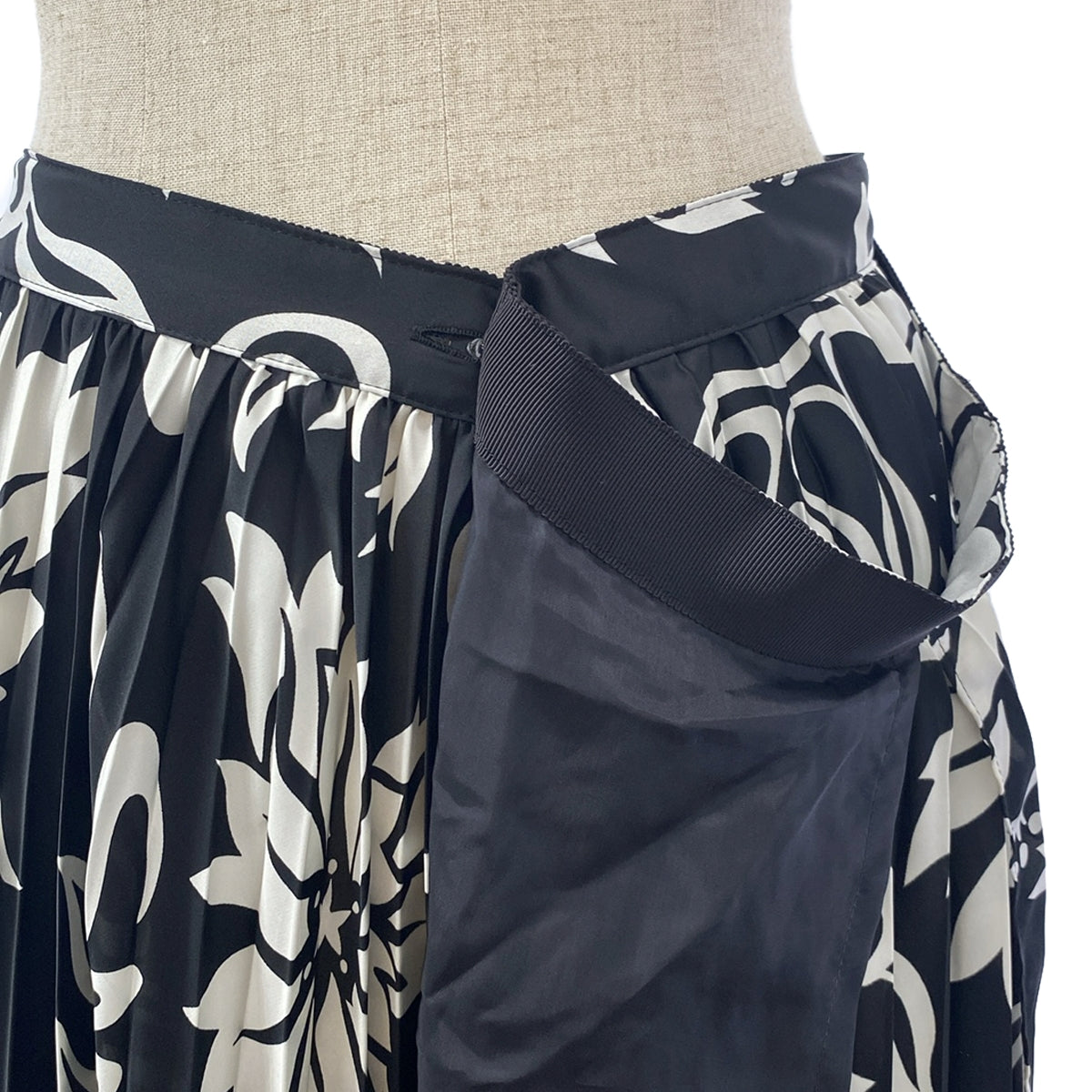【新品】  sacai / サカイ | 2024SS | Floral Print Skirt プリーツスカート | 1 | ブラック/ホワイト | レディース