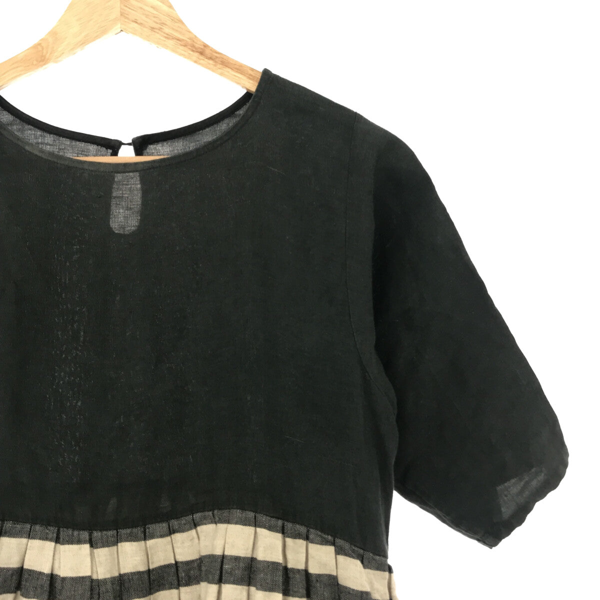 Le Vestiaire de Jeanne / 르 베스티에르 드 장느 | 린넨 테두리 전환 원피스 |