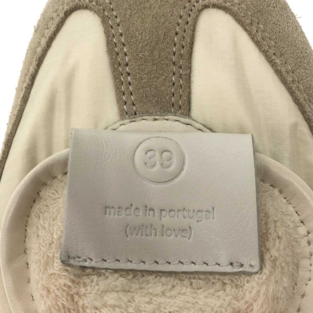 [狀況良好] AMI Alexandre Mattiussi |新款跑步運動鞋 | 39 |灰白色 |女性的