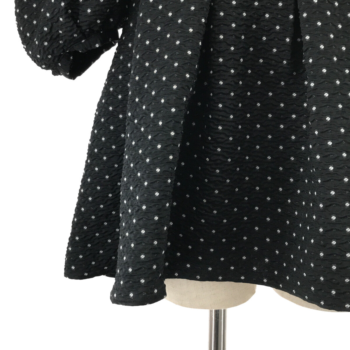 Bluelea / ブルレア | Dot jacquard blouse ドット ジャガード タック