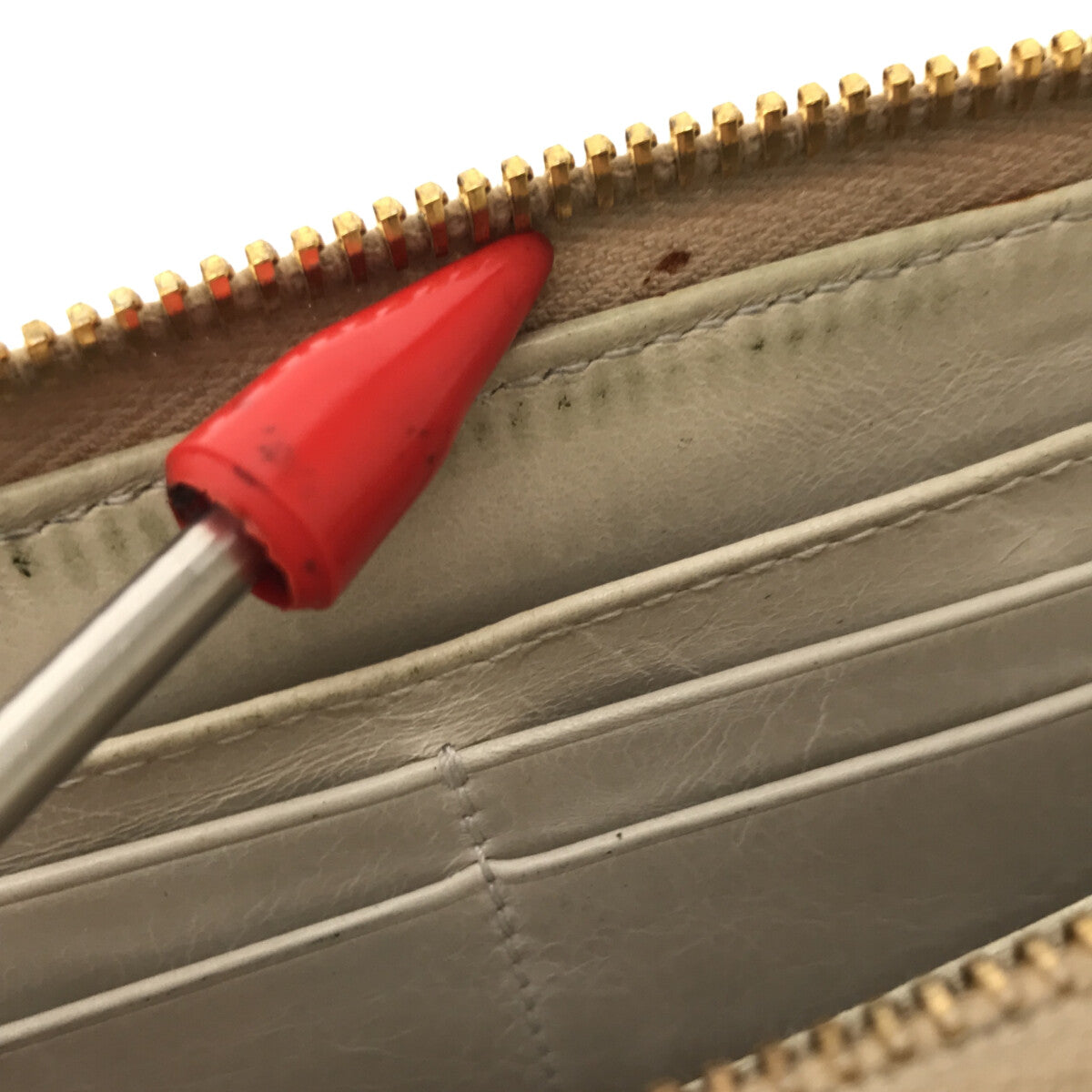 miu miu / Miu Miu | L型拉鍊皮夾|象牙 |女性的