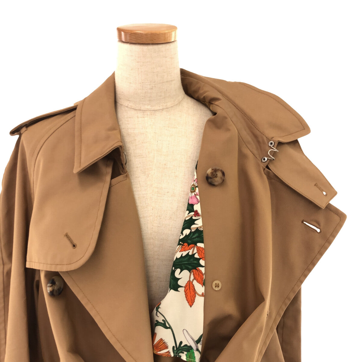 [狀況良好] GUCCI |全襯裡、繫腰帶長風衣 | 42 |米色 |女性的